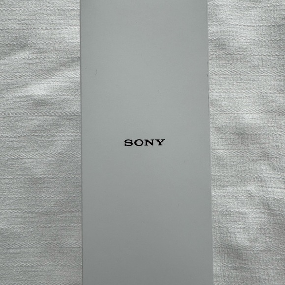 Sony WH-1000XM4 Black Noise-Canceling Headphones like new - Picture 9 of 10